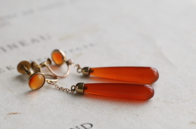 カーネリアンドロップ　ゴールドイヤリング　アンティークストリュフ 2026020306