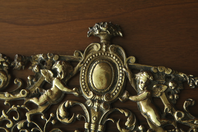 天使の真鍮家具飾り　フランス　アンティークストリュフ