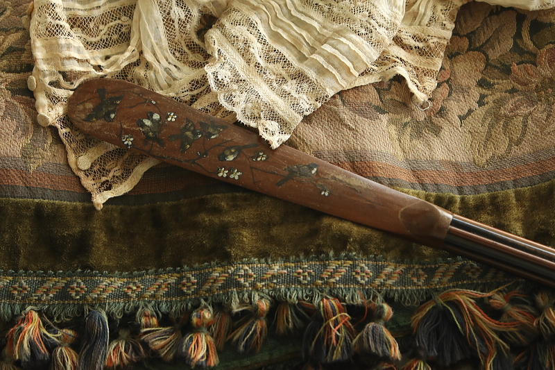 花鳥柄　オリーブウッドページターナー　ヴィクトリアン　イギリス　アンティークストリュフ