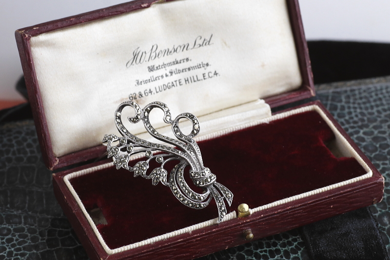 マーカサイトシルバーブローチ　スズラン　ヨーロッパ　アンティークストリュフ