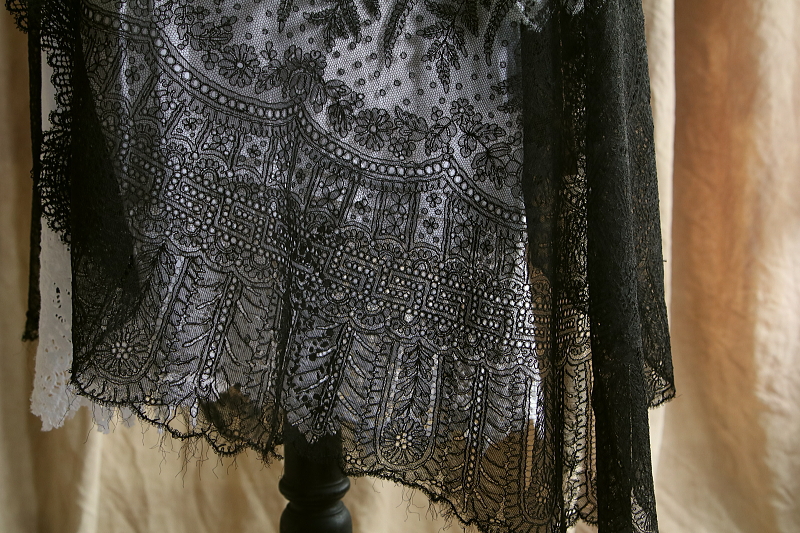 ヴィクトリアンチュールレースショール　イギリス　アンティークストリュフ
