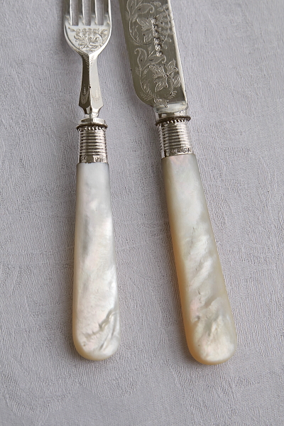 マザーオブパールハンドル　デザートナイフ&フォーク　ヴィクトリアン　イギリス アンティークストリュフ