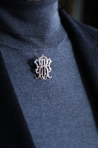 ピアスドワーク　シルバーゴールドモノグラムブローチ　イギリス　アンティークストリュフ 20251217