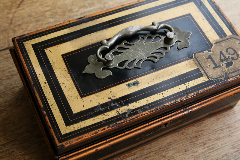 ジャパンドブラックキャッシュボックス　イギリス アンティークストリュフ