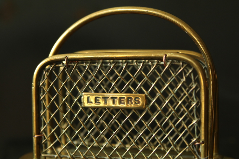 真鍮のレターラック　イギリス　アンティークストリュフ