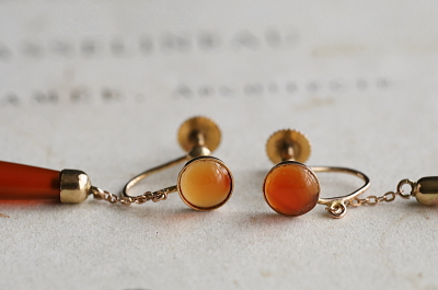 カーネリアンドロップ　ゴールドイヤリング　アンティークストリュフ 2026020306