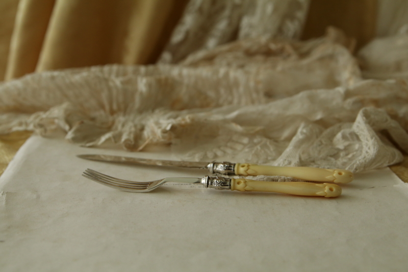 アイボリーハンドル　デザートナイフアンドフォーク　2組　イギリス　アンティークストリュフ