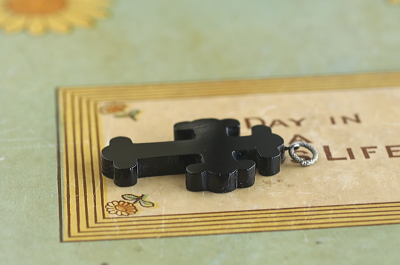 ヴィクトリアンジェット　クロスペンダントトップ　アンティークジュエリー　ヴィンテージアクセサリー　イギリス　アンティークストリュフ 20251216