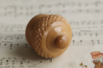 ベジタブルアイボリーのシンブルケース　ヴィクトリアン　イギリス　アンティークストリュフ