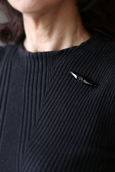 ヴィクトリアンジェットブローチ　アンティークジュエリー　ヴィンテージアクセサリー　アンティークストリュフ