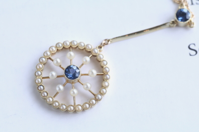 サファイアアンドシードパール　ラヴァリエールネックレス　イギリス