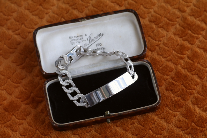 スターリングシルバー　IDブレスレット　イギリス　アンティークストリュフ