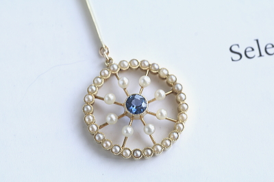 サファイアアンドシードパール　ラヴァリエールネックレス　イギリス