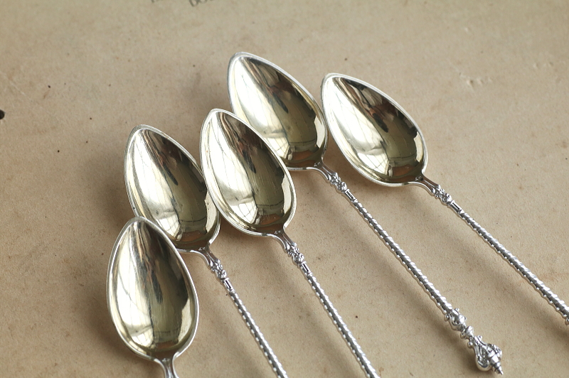 神像のシルバーティースプーン　オーストリア　アンティークストリュフ