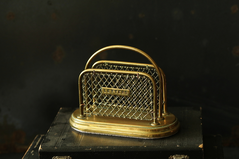真鍮のレターラック　イギリス　アンティークストリュフ