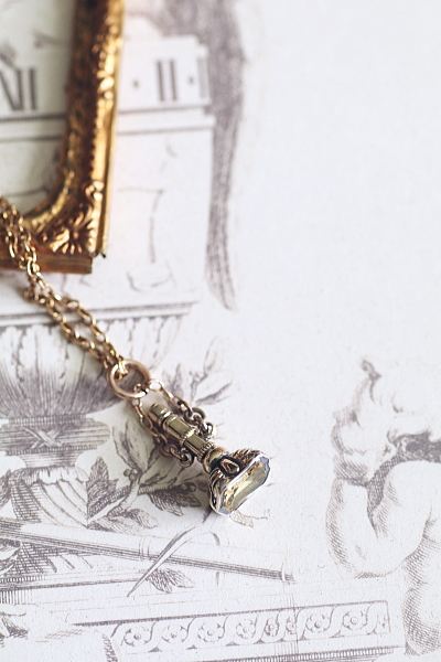 ヴィクトリアンウォッチフォブ　ウォッチキー　ロケット　ロングネックレス　マフチェーン　アンティークストリュフ 20250625