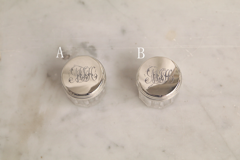 銀蓋の小さなガラスクリームジャースターリングシルバー　ヴィクトリアン　イギリス　アンティークストリュフ