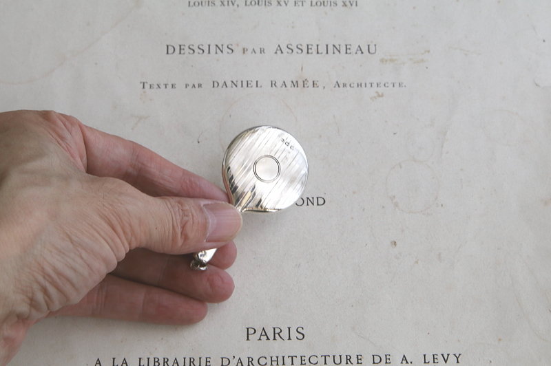 スモールシルバーハンドミラー　イギリス　アンティークストリュフ