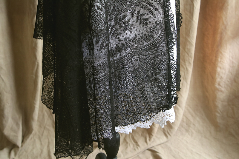 ヴィクトリアンチュールレースショール　イギリス　アンティークストリュフ