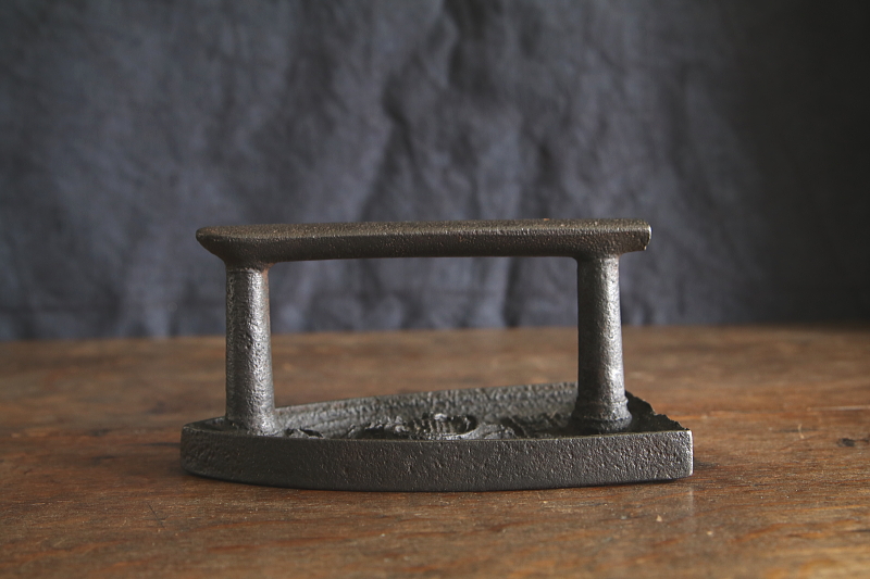 鋳鉄のフレンチアイロン　フランス アンティークストリュフ 20260109