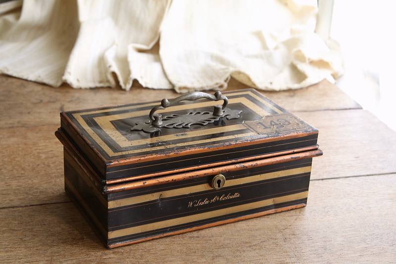 ジャパンドブラックキャッシュボックス　イギリス アンティークストリュフ