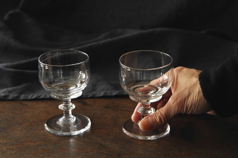 丸いボウルのステムグラス　イギリス　アンティークストリュフ