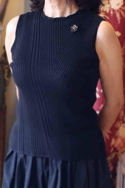 ペーストの花のブローチ　ヨーロッパ　アンティークストリュフ