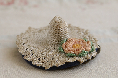 帽子のシンブル&ニードルケース　イギリス　アンティークストリュフ