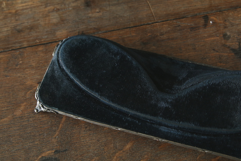 黒ベルベットのディスプレイステージ　飾り台　ジュエリースタンド　イギリス アンティークストリュフ