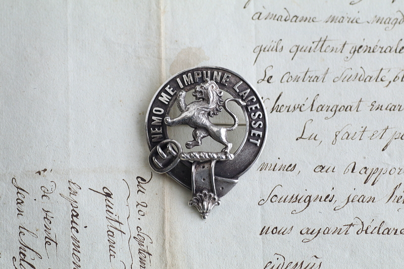 シルバースコティッシュクランバッジ　イギリス　アンティークストリュフ 20251217