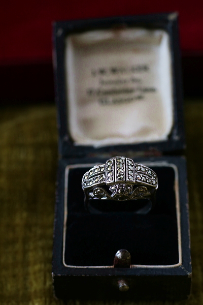 マーカサイトシルバーアールデコリング　ヨーロッパ　アンティークストリュフ 2026020311