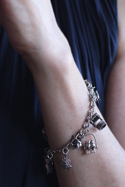 12チャームアンドパドロックブレスレット　イギリス　アンティークストリュフ