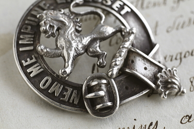 シルバースコティッシュクランバッジ　イギリス　アンティークストリュフ 20251217