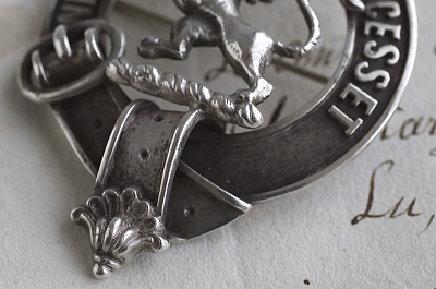 シルバースコティッシュクランバッジ　イギリス　アンティークストリュフ 20251217