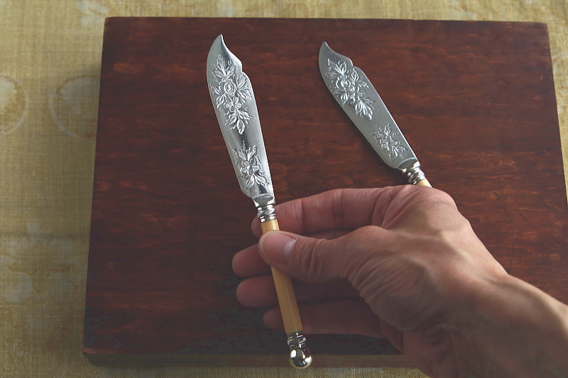 アイボリーハンドル　花の彫刻　JOHN SANDERSON & SON　イギリス　アンティークストリュフ