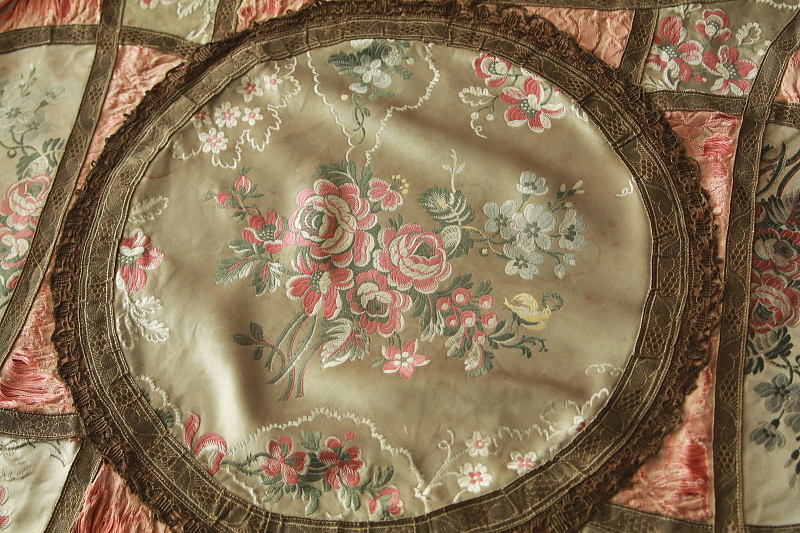 薔薇のシルクマット　フランス　アンティークストリュフ