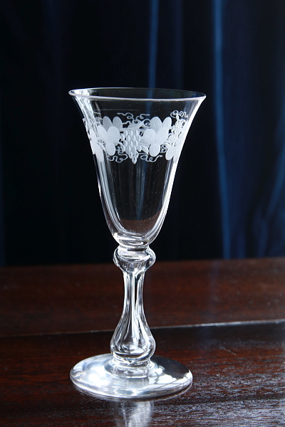葡萄のエングレーヴィングクリスタルグラス　イギリス