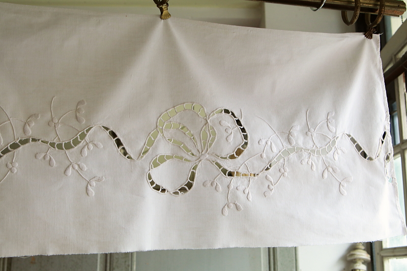 ヤドリギとリボン　カットワーク刺繍パネル　フランス　アンティークストリュフ