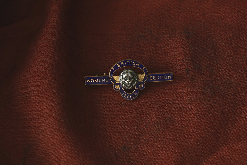 ライオンヘッドのエナメルピンバッジ　royal british legion イギリス　アンティークストリュフ