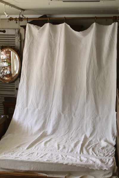 花文字刺繍とクロッシェのリネンシーツ　フランス　アンティークストリュフ