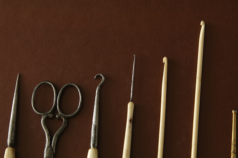 革表紙の裁縫セット　Lady's Companion　イギリス アンティークストリュフ