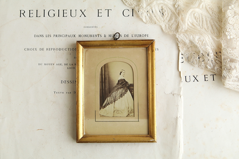 ヴィクトリアンポートレートフレーム　イギリス アンティークストリュフ