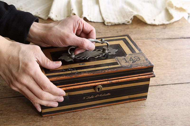 ジャパンドブラックキャッシュボックス　イギリス アンティークストリュフ