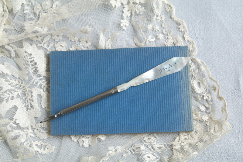 パリのスーベニール　ペンアンドペーパーナイフ　フランス　アンティークストリュフ