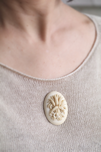 麦穂のブーケ　アイボリーブローチ　ヴィクトリアン　イギリス　アンティークストリュフ