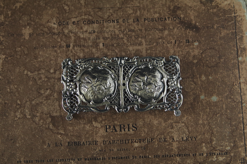 エンジェルヘッズのナースバックル　イギリス アンティークストリュフ