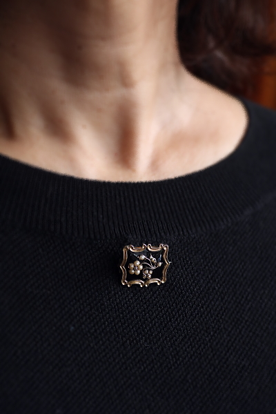 ブラックエナメル　パールブローチ　ヴィクトリアン　イギリス アンティークストリュフ