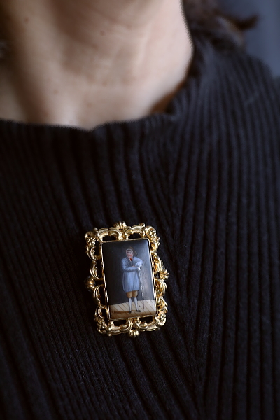 職業画のミニアチュールブローチ　ヨーロッパ　アンティークストリュフ