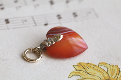 スコティッシュアゲート　ハートチャーム　アンティークジュエリー　ヴィンテージアクセサリー　イギリス　アンティークストリュフ 20251216