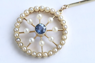 サファイアアンドシードパール　ラヴァリエールネックレス　イギリス